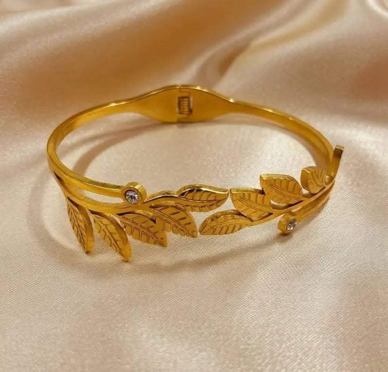2026/09/1000090944.jpg stenles still bracelet - Image 1